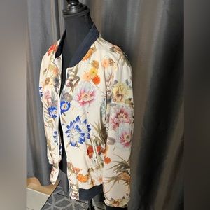 Floral lightweight jacket size Medium